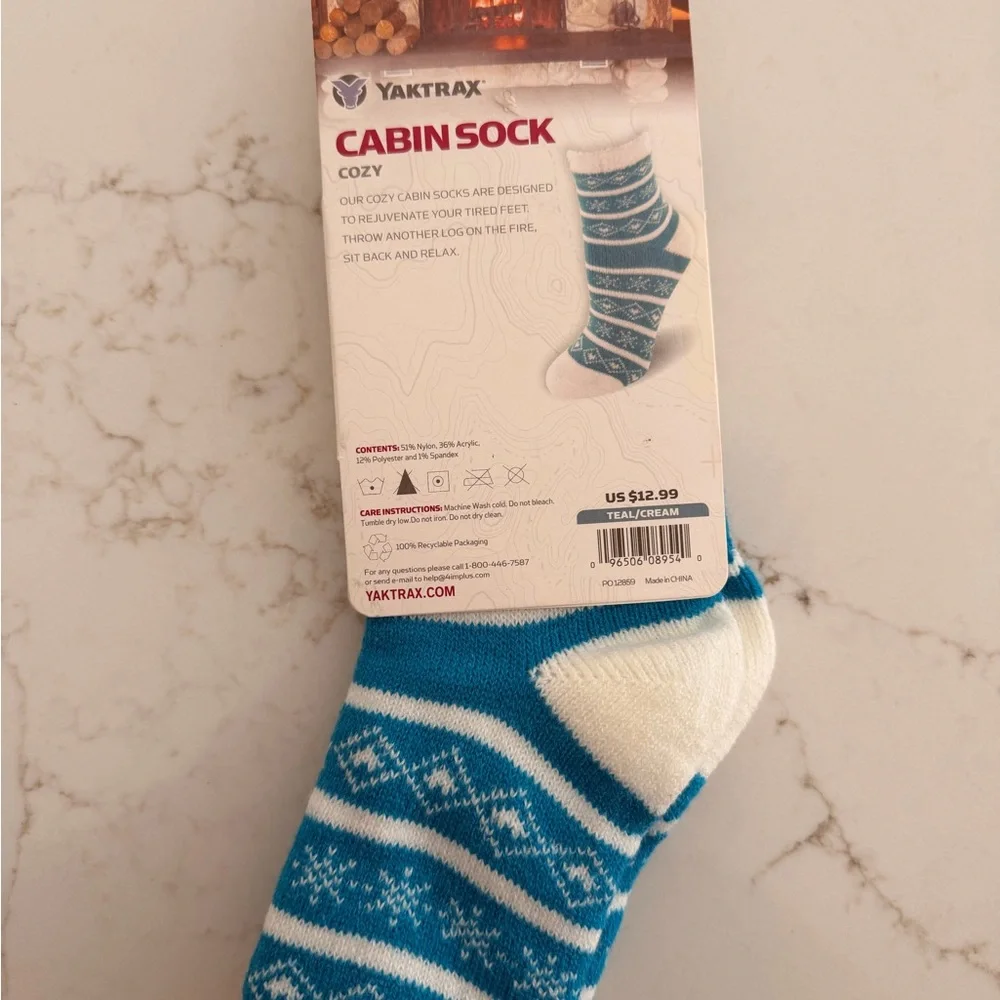 Yaktrax Cozy Cabin Socks - Blue and Cream